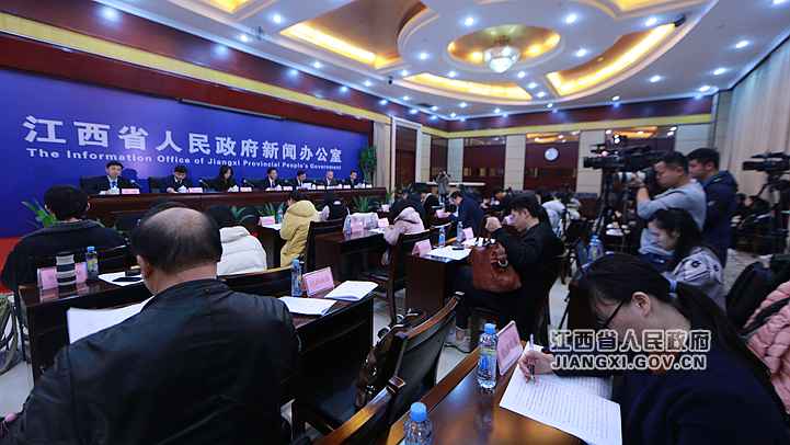 江西举行航空产业突破“千亿”大关新闻发布会