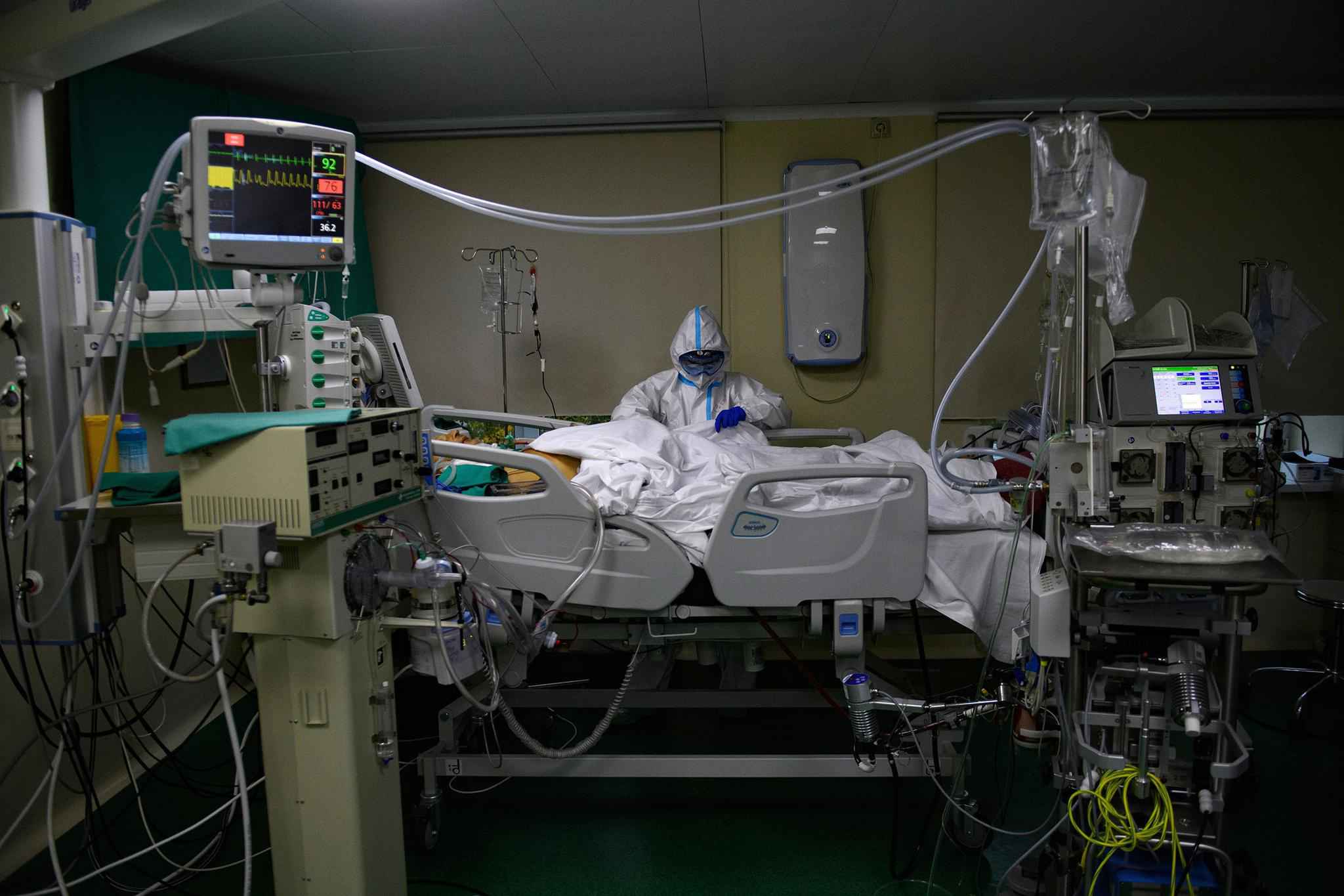 美国新冠疫情成长迎来“可骇的第二波”