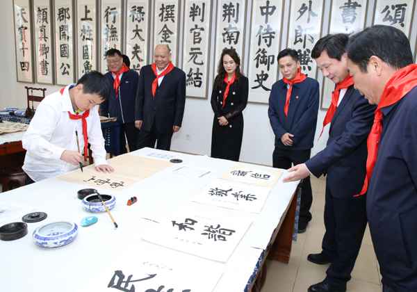 安徽省庆祝中国少年先锋队建队71周年示范主题队会在合肥进行