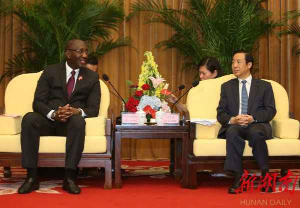 许达哲接见科特迪瓦和尼日利亚客人