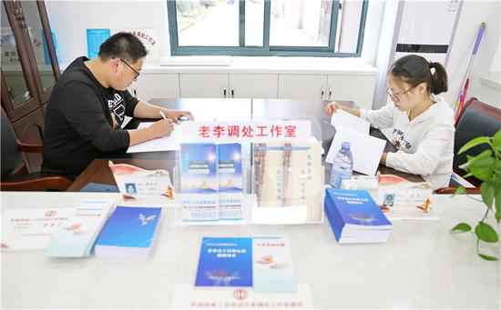 浙江奉化摸索社会管理“工会解法” 劳动争议多元化解