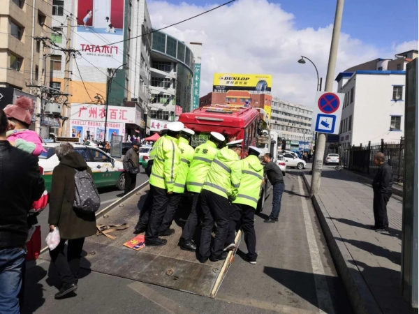 吉林市交管部分一连发力 会合整治犯科营运残疾人三轮车