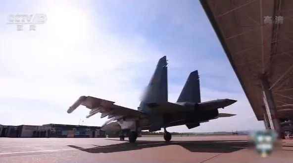 连飞十小时！我国空军某部歼击机创单次航行时长新记载