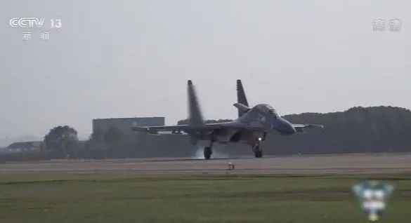连飞十小时！我国空军某部歼击机创单次航行时长新记载