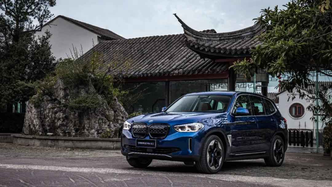 创新BMW iX3：豪华品牌纯电时代的可靠选择