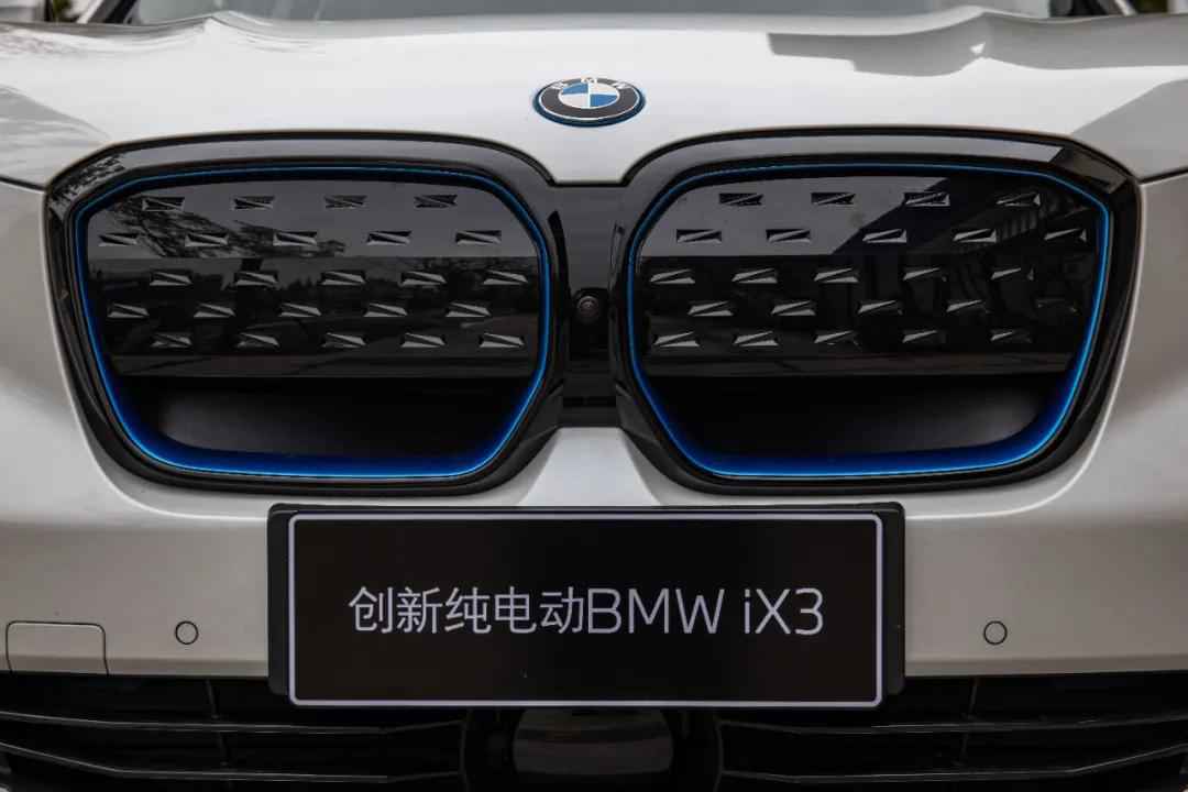 创新BMW iX3：豪华品牌纯电时代的可靠选择