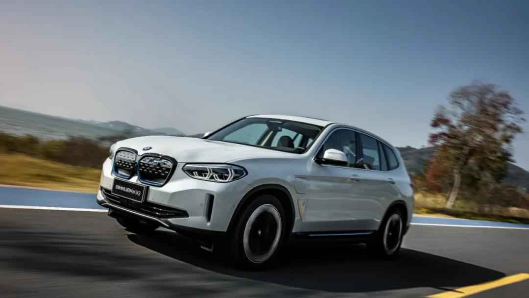 创新BMW iX3：豪华品牌纯电时代的可靠选择