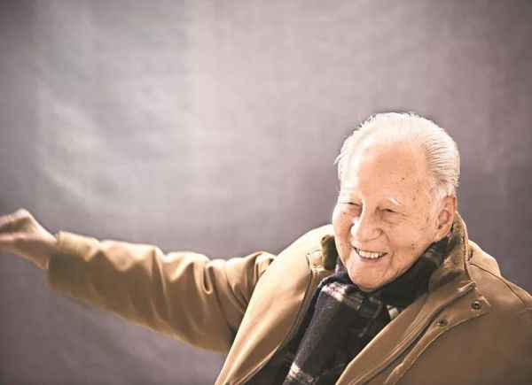 早安武汉︱深夜重磅发布！“共和国勋章”首次评选，湖北两人入选（语音版）