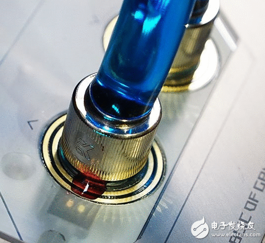 华硕全水冷主板漏液测试：这防护让人安心 6899元