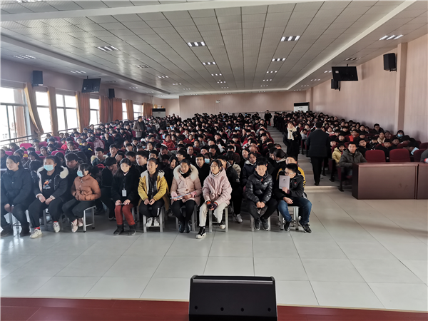 团凤阳县委：法治进校园护航芳华生长