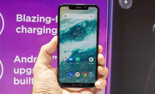 摩托罗拉One/Power宣布，刘海屏设计