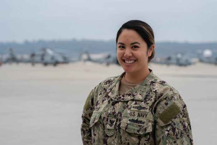 美士兵诉苦迷彩军衔标签难以辨认 女兵常被直盯胸看