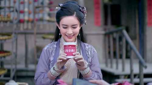 植入直播之后，影觅又在新版《射雕》玩起了中插告白