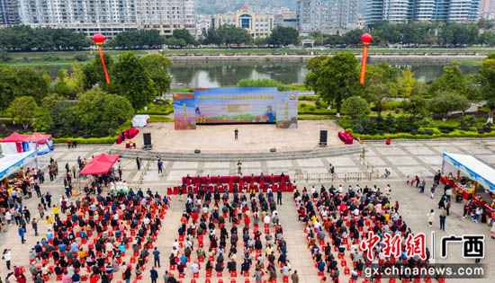 桂林荔浦市举行扶贫优质农产物推介勾当