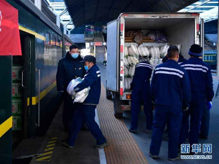 偏向：武汉！——水陆空“大通道”驰援武汉记