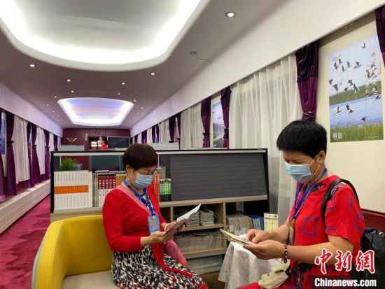 “京津冀”首趟旅游班列石家庄鸣笛始发