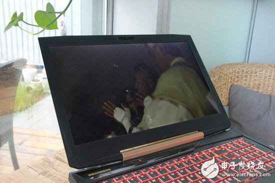 S评测：极佳体验的4K屏与机器键盘