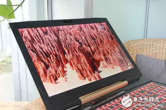 S评测：极佳体验的4K屏与机器键盘