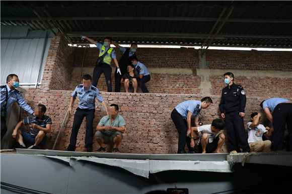 重磅！重庆烟草专卖局创立以来最大局限“黑烟厂”被捣毁