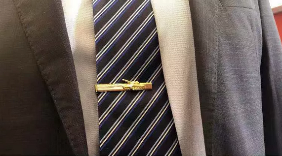 国防部新闻讲话人吴谦：男神不是我是中国人民解放军