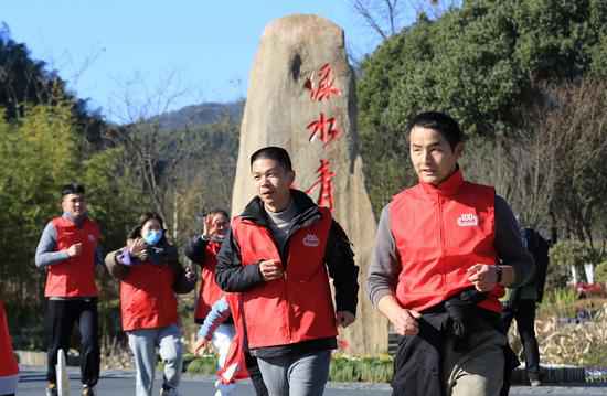 浙江安吉启动“红动百年 先锋领跑”接力跑勾当
