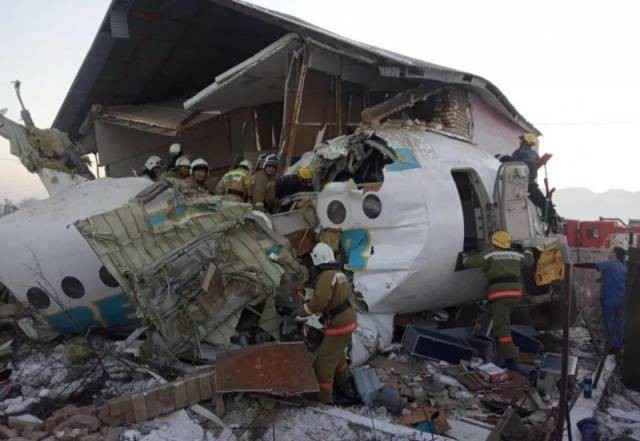 中国女乘客陈诉哈萨克斯坦客机失事生死瞬间