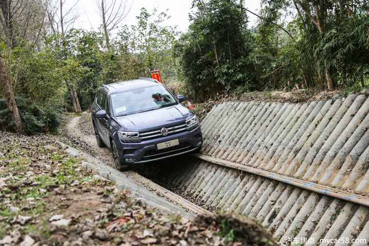 它是民众最好卖的紧凑型SUV，月销超万辆，轴距更胜CR-V！