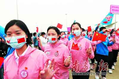 奋战61昼夜，驰援队员在武汉留下抗疫最美身影