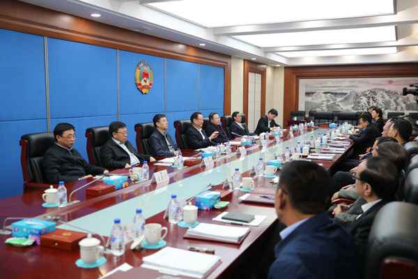吉林省政协召开主席集会会议 江泽林主持