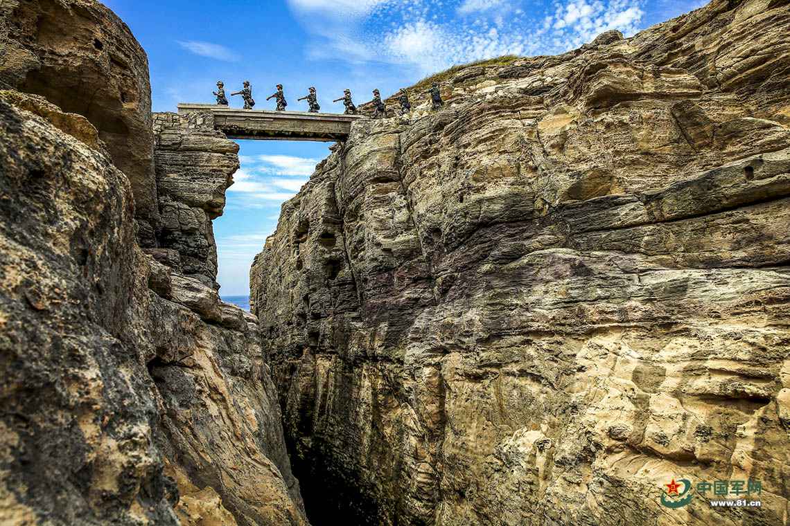 海防地的艰险与壮美，他们体会最深