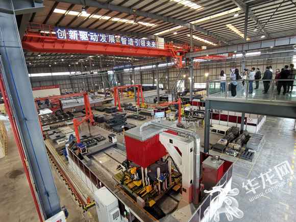 共舞长江经济带·看高质量成长｜这两家公司一个保康健一个护情况 为重庆高质量成长护航