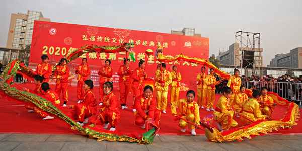 全椒县：学生赛花灯 快乐传非遗