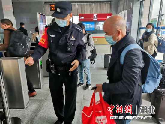 恩施车站派出所：全力护航春运平安