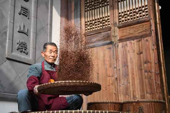 长三角地域摄影记者走进浙江诸暨 用镜头记录“醉美”