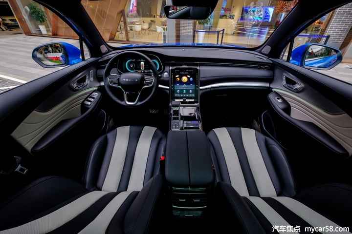 荣威RX5 MAX比拟第三代哈弗H6，谁更适合当人生第一辆SUV？