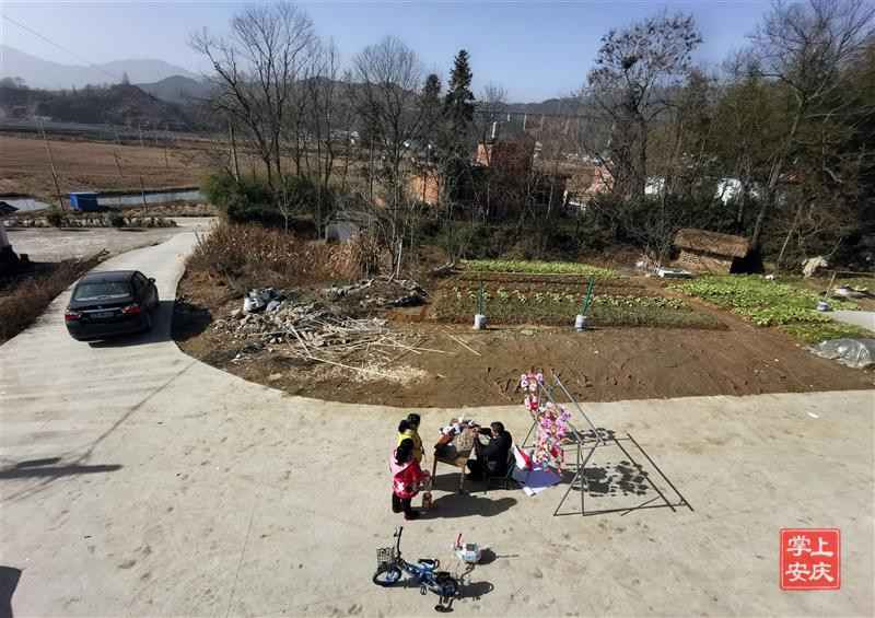 【新春记者行】花灯添彩年味浓