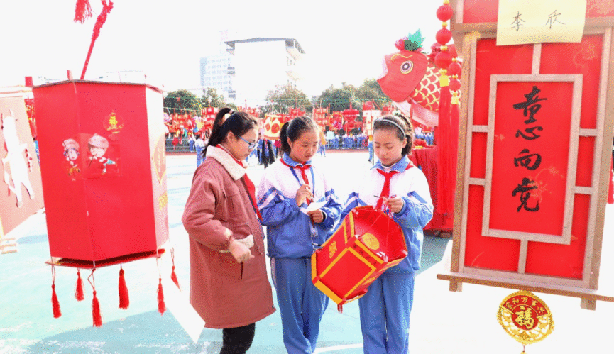 安徽歙县：寒假功课制灯笼 童心向党贺元宵