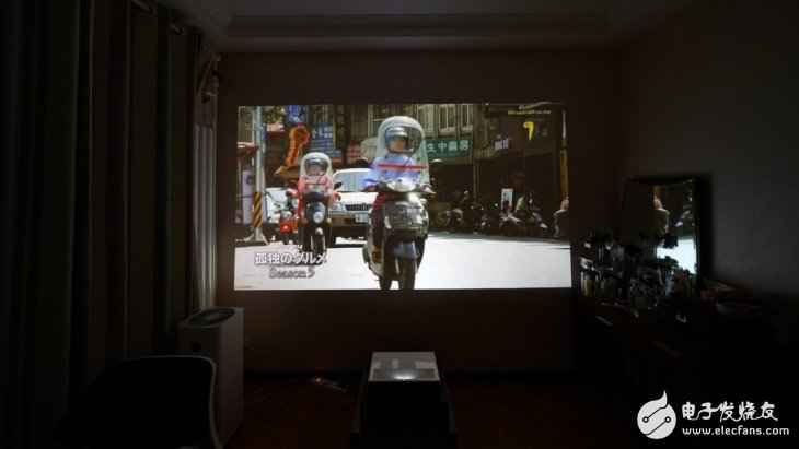 小米激光电视怎么样？小米激光电视评测：10平米的小空间看120寸的大屏