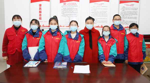 本报学生记者寻访感觉雷锋精力