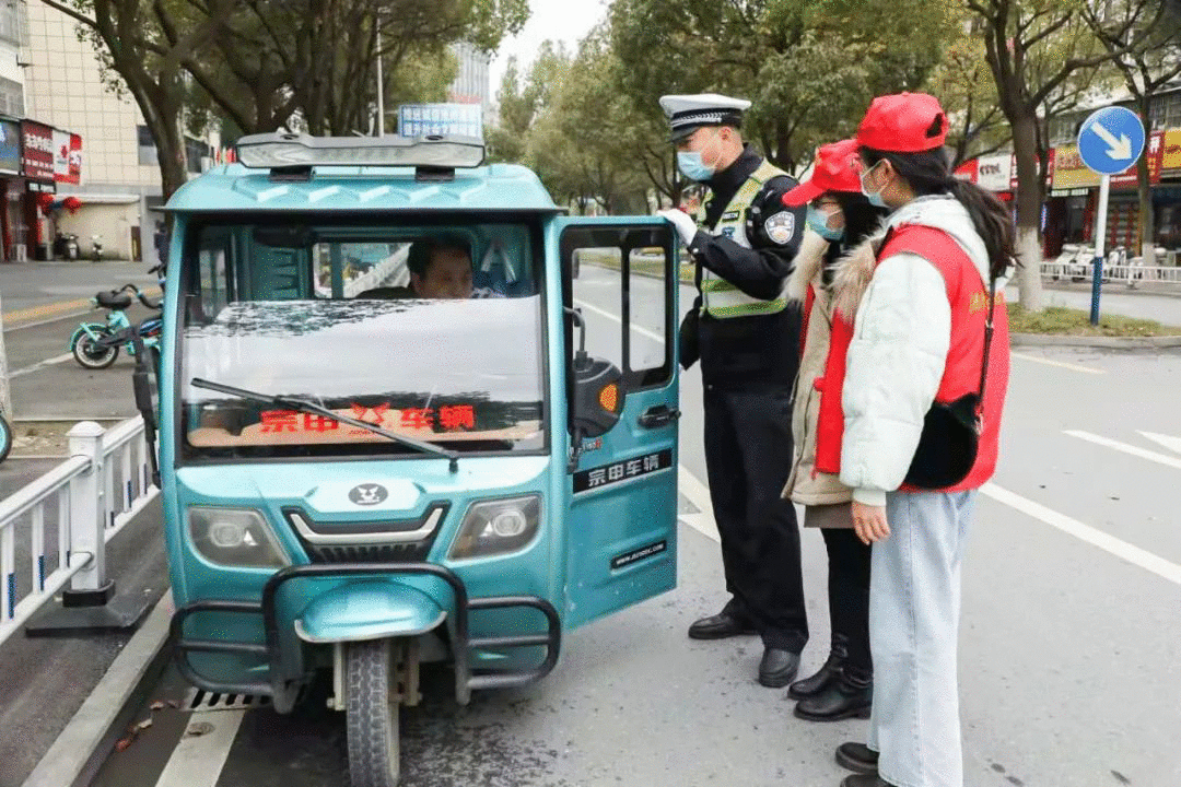 池州团团喊你一起学“雷锋style”！