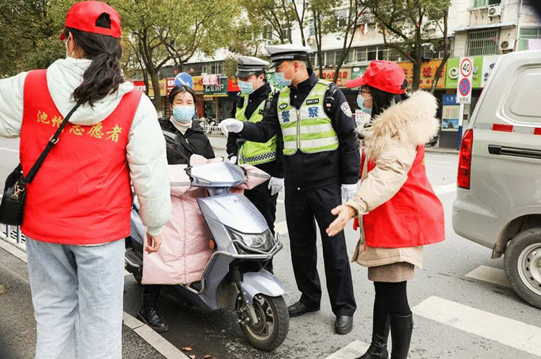 池州团团喊你一起学“雷锋style”！