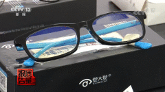 不及格率26.4％！掩护视力购置防蓝光眼镜这些你