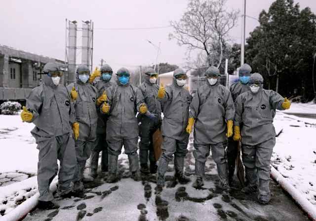 与最危险垃圾战斗:五旬副总带降压药上阵,小伙弃蜜月逆行火神山