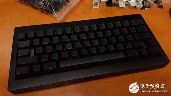 要的就是情怀 36年后 全球首款PC键盘更生：尽量不自制