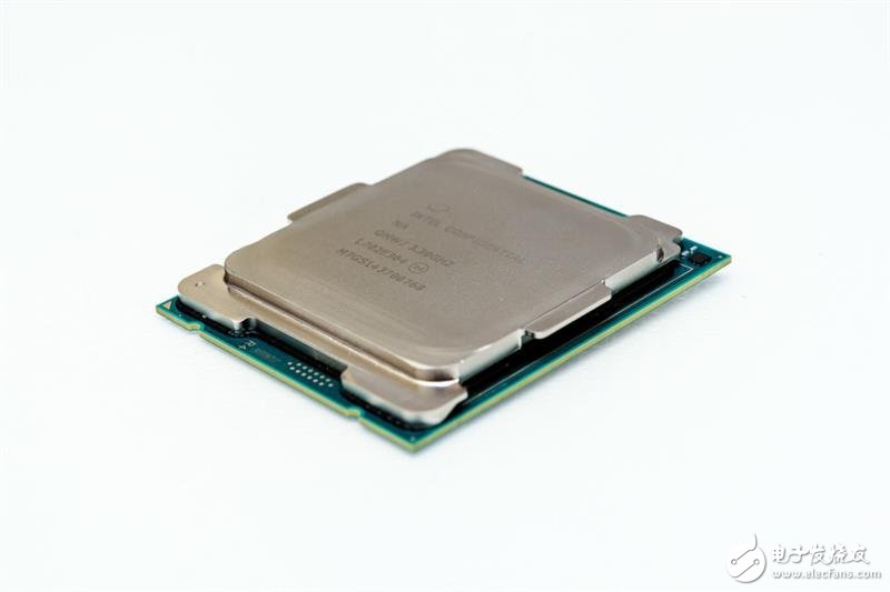 终极版！Intel十焦点i9-7900X深度评测