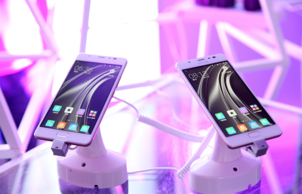  毕竟是奈何的手机，让李治廷众里寻她千百度