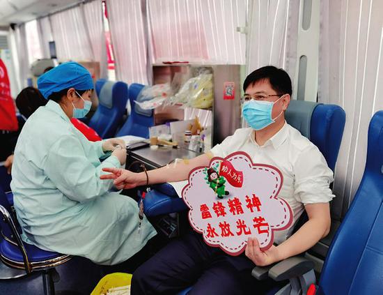 南宁：雷锋精力永传承 无偿献血暖邕城