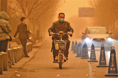 七问七答:北京迎近十年最强沙尘暴 成因是什么?何时竣事?