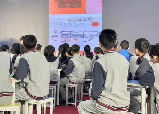 杭州余杭开展思政课解说比赛 12名初中西席举办“大交锋”