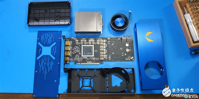 眼红了 竟然有人搞到了两块AMD Vega